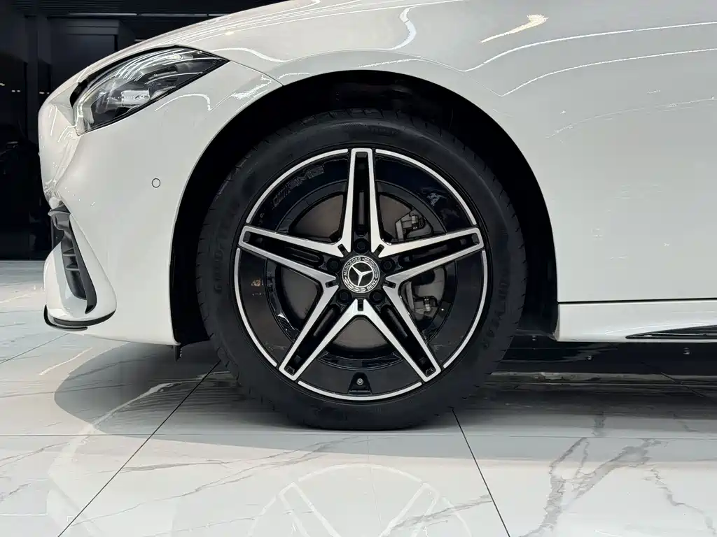 Mercedes-Benz C-Class — миниатюра 16