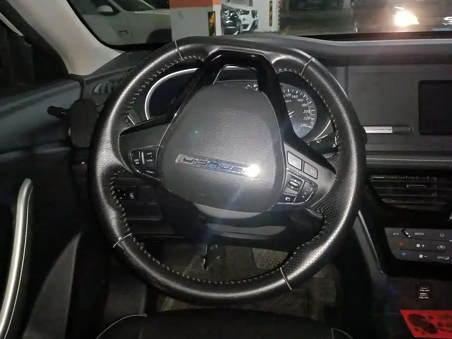 Venucia T90 — миниатюра 15