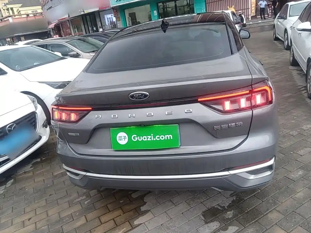 Ford Mondeo — миниатюра 6