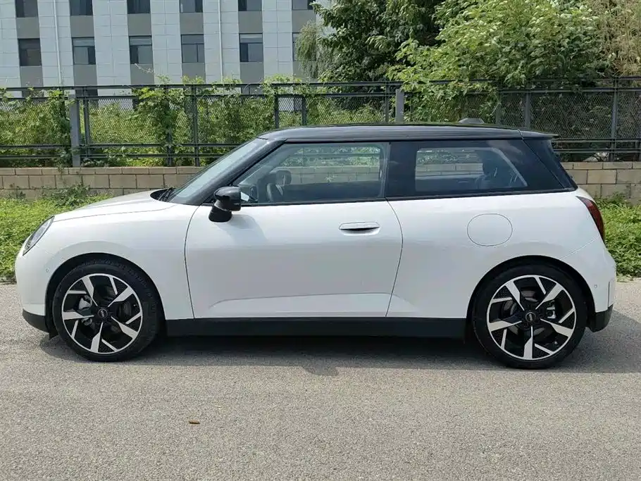 MINI MINI COOPER EV — миниатюра 3