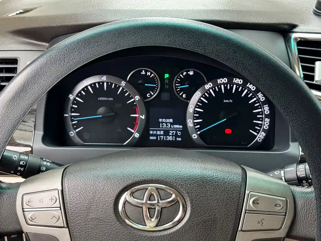 Toyota Alphard — миниатюра 15
