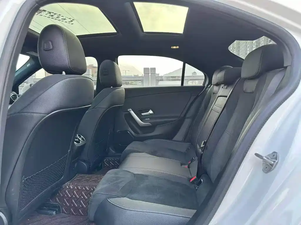 Mercedes-Benz A-Class — миниатюра 6