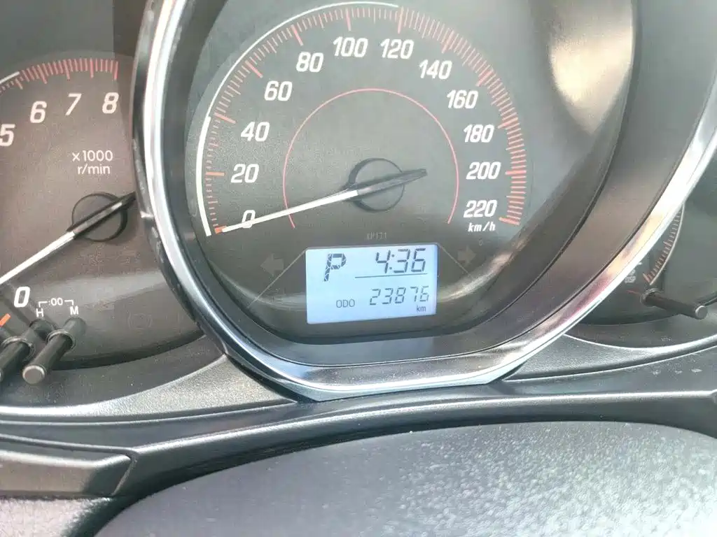 Toyota Yaris L — миниатюра 4