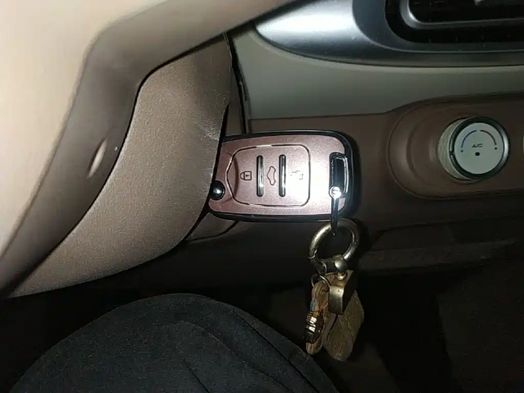Wuling MINIEV — миниатюра 9