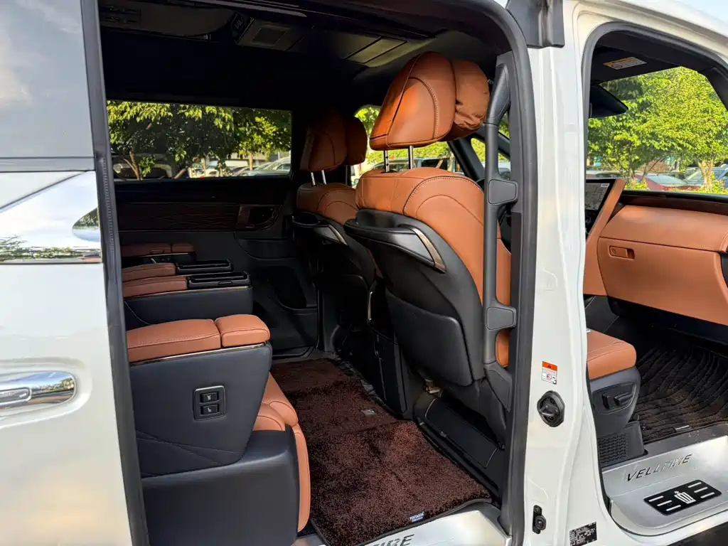 Toyota Vellfire — миниатюра 19
