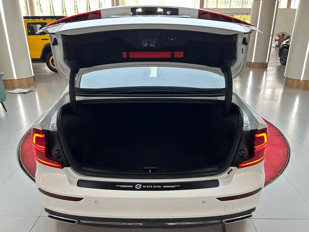 Volvo S60 — миниатюра 10