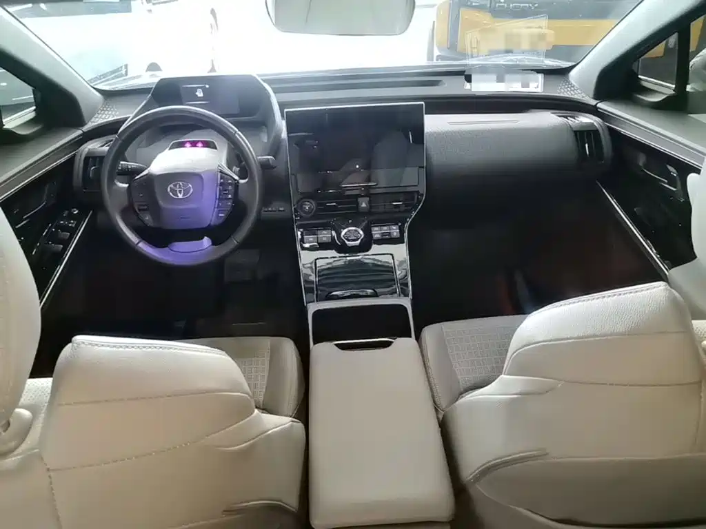 Toyota bZ4X — миниатюра 10