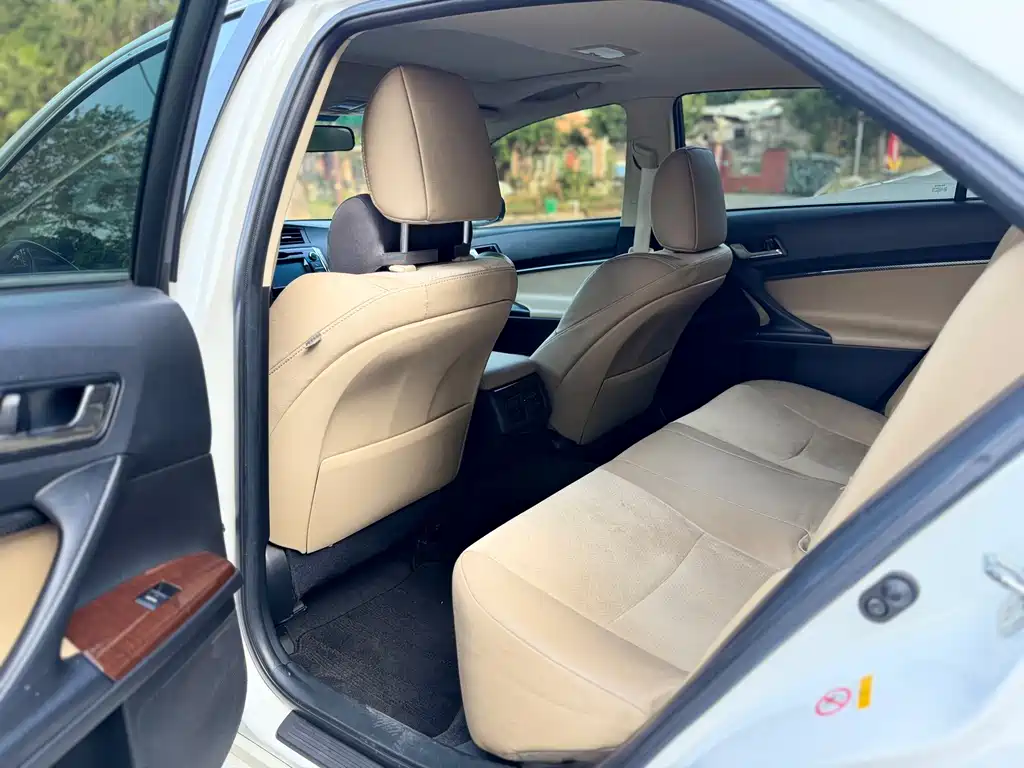 Toyota Reiz — миниатюра 5