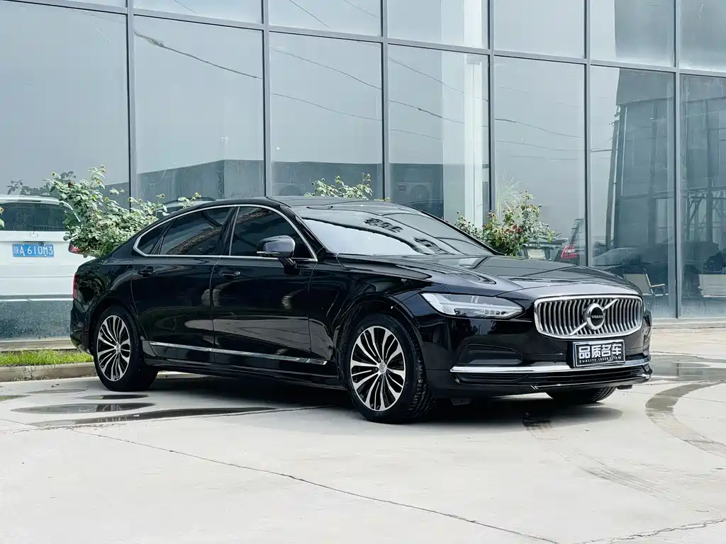Volvo S90 2024 B5 Luxury