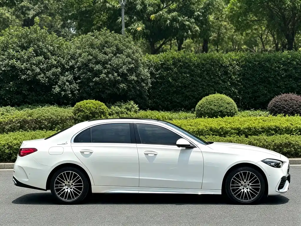 Mercedes-Benz C-Class — миниатюра 10