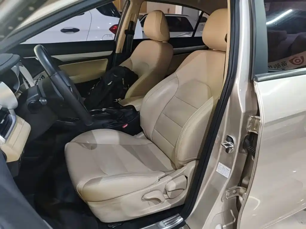 Geely Emgrand — миниатюра 15