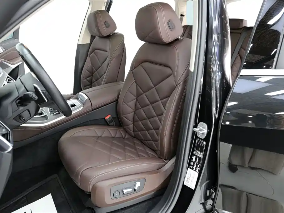 BMW X5 2022 xDrive 30Li Premium M Sport