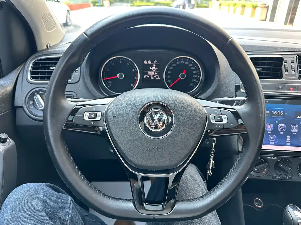 Volkswagen Polo — миниатюра 10