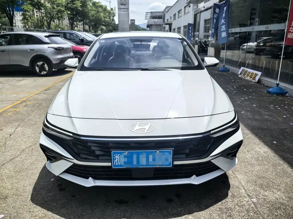 Hyundai Elantra — миниатюра 2