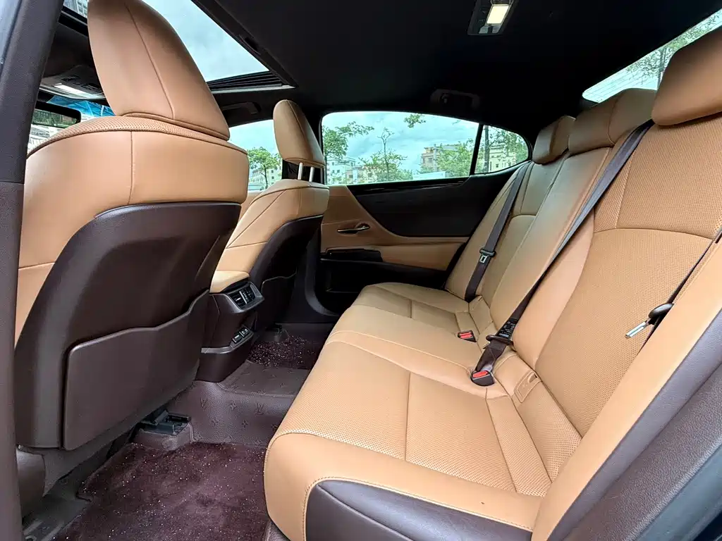 Lexus ES — миниатюра 6