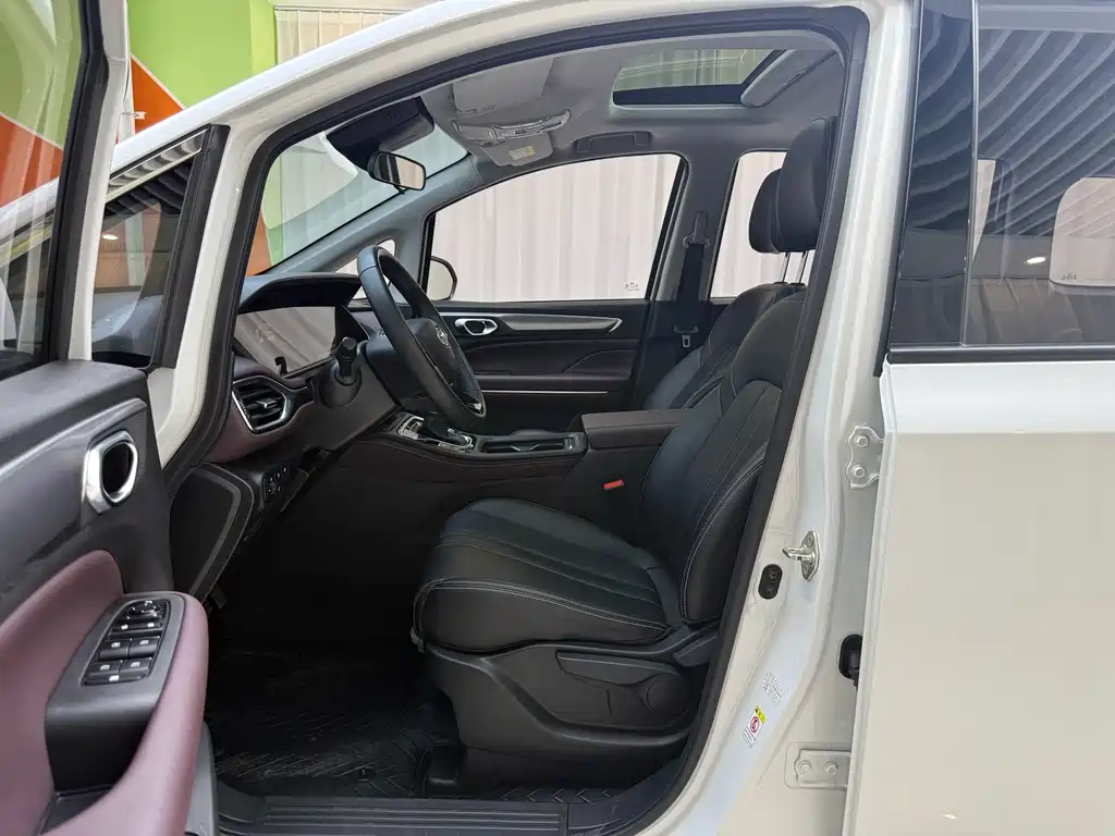 GAC Motor Trumpchi M6 — миниатюра 7