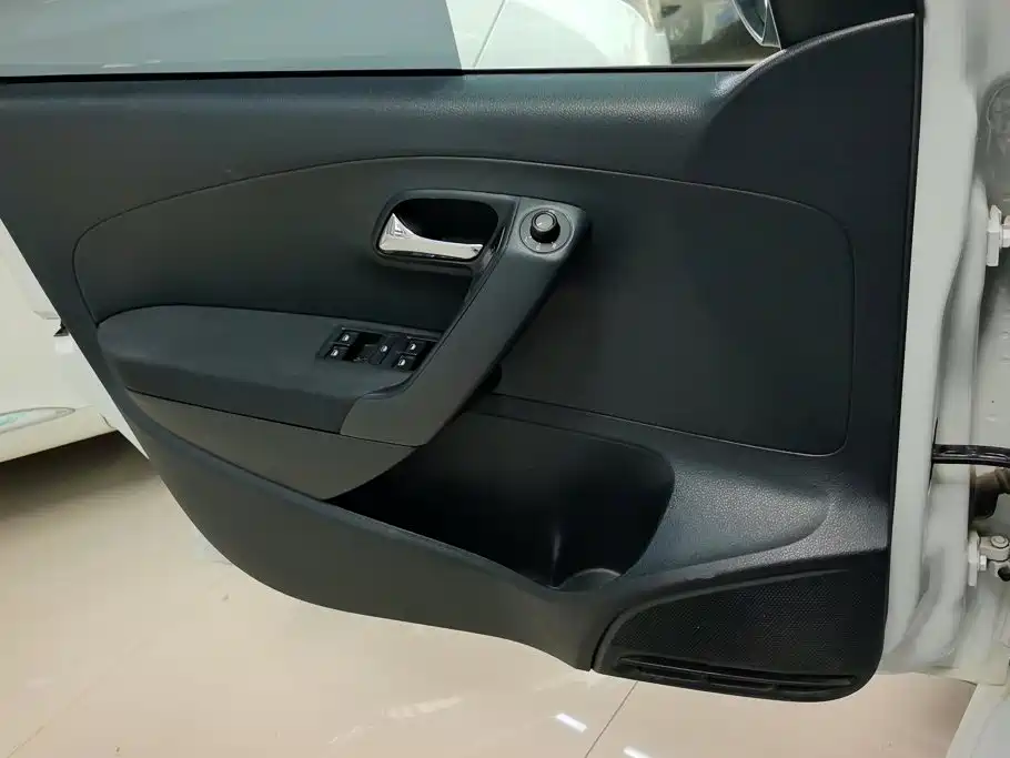 Volkswagen Polo — миниатюра 7