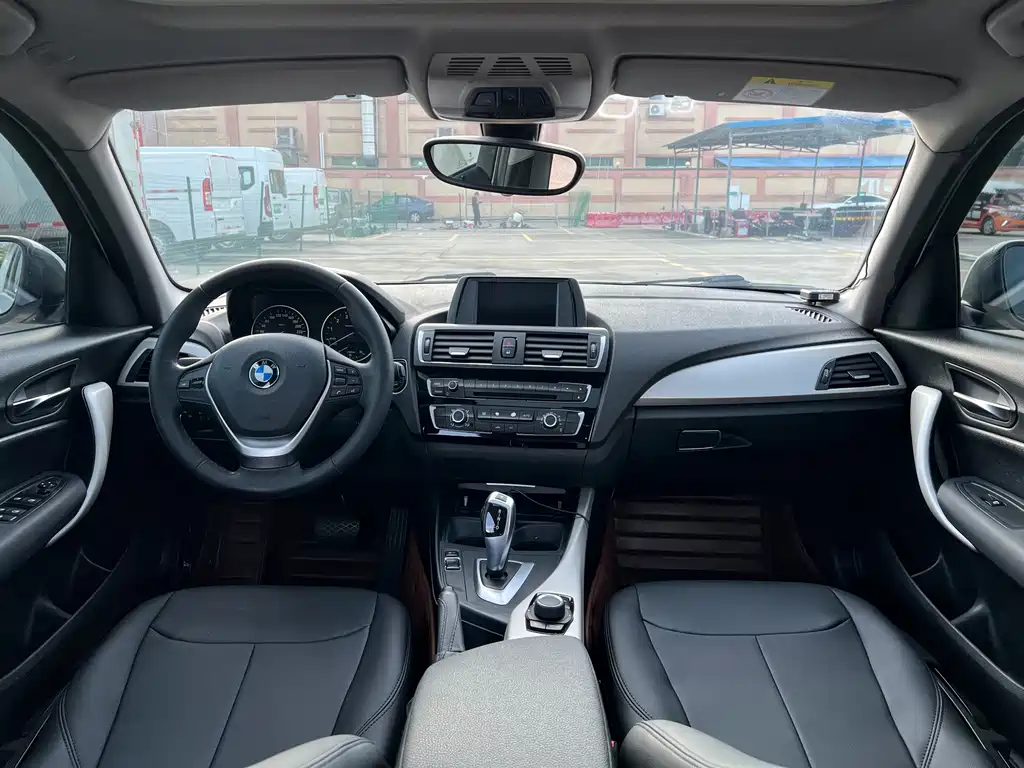 BMW 1 Series (Import) — миниатюра 8