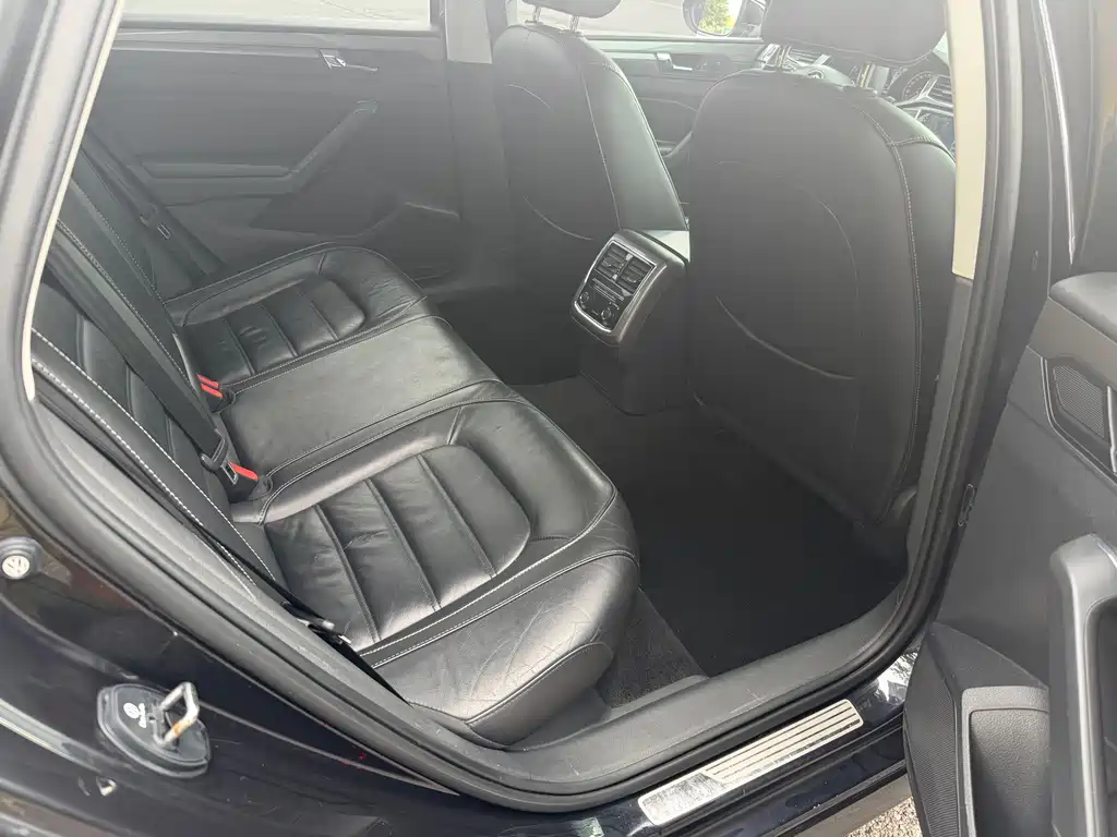 Volkswagen Passat 2017 330TSI DSG