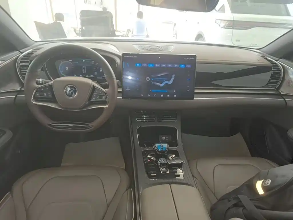 BYD Han — миниатюра 10