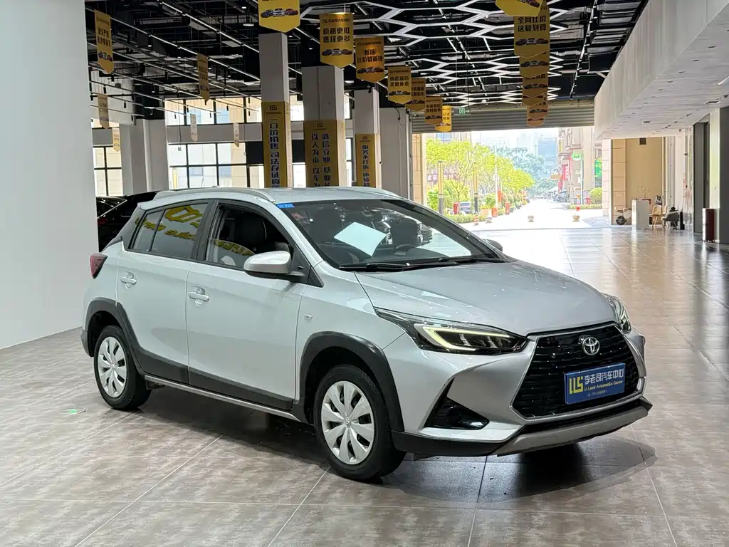 Toyota Yaris L — миниатюра 3