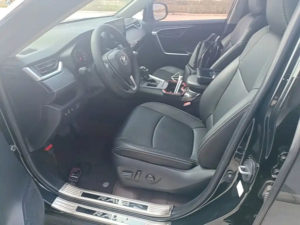 Toyota RAV4 — миниатюра 15