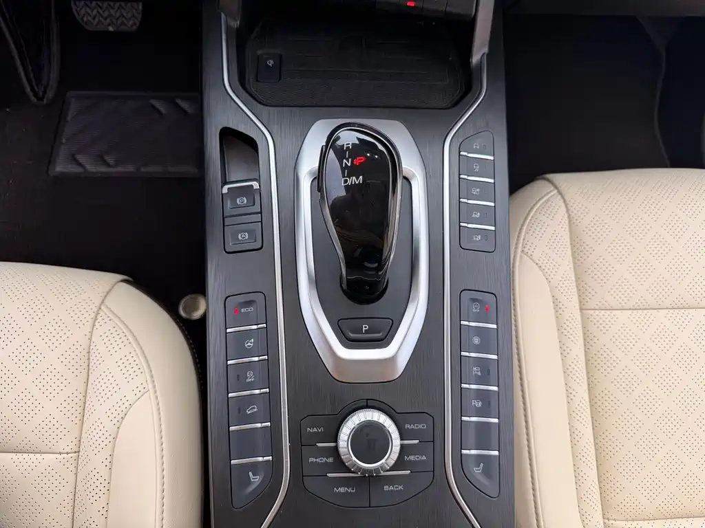 Wey Wey VV6 — миниатюра 13