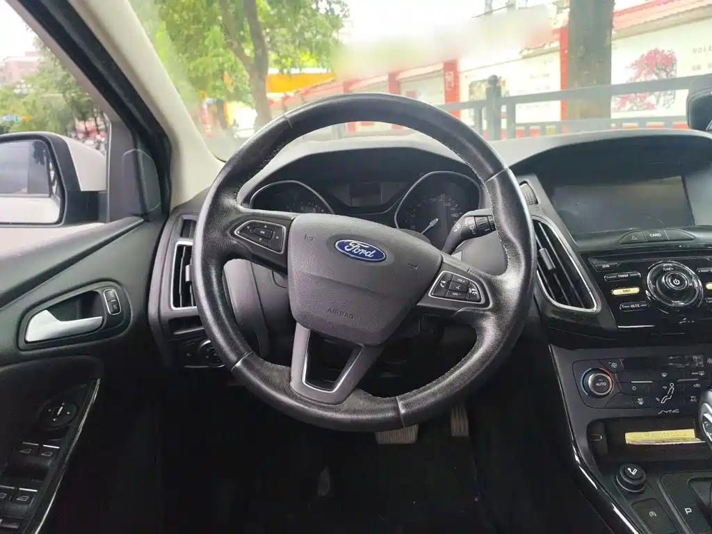 Ford Focus — миниатюра 11