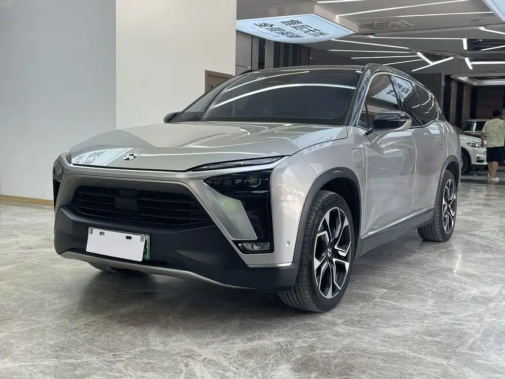 NIO ES8