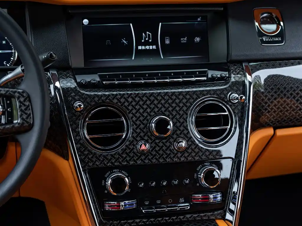 Rolls-Royce Cullinan — миниатюра 15