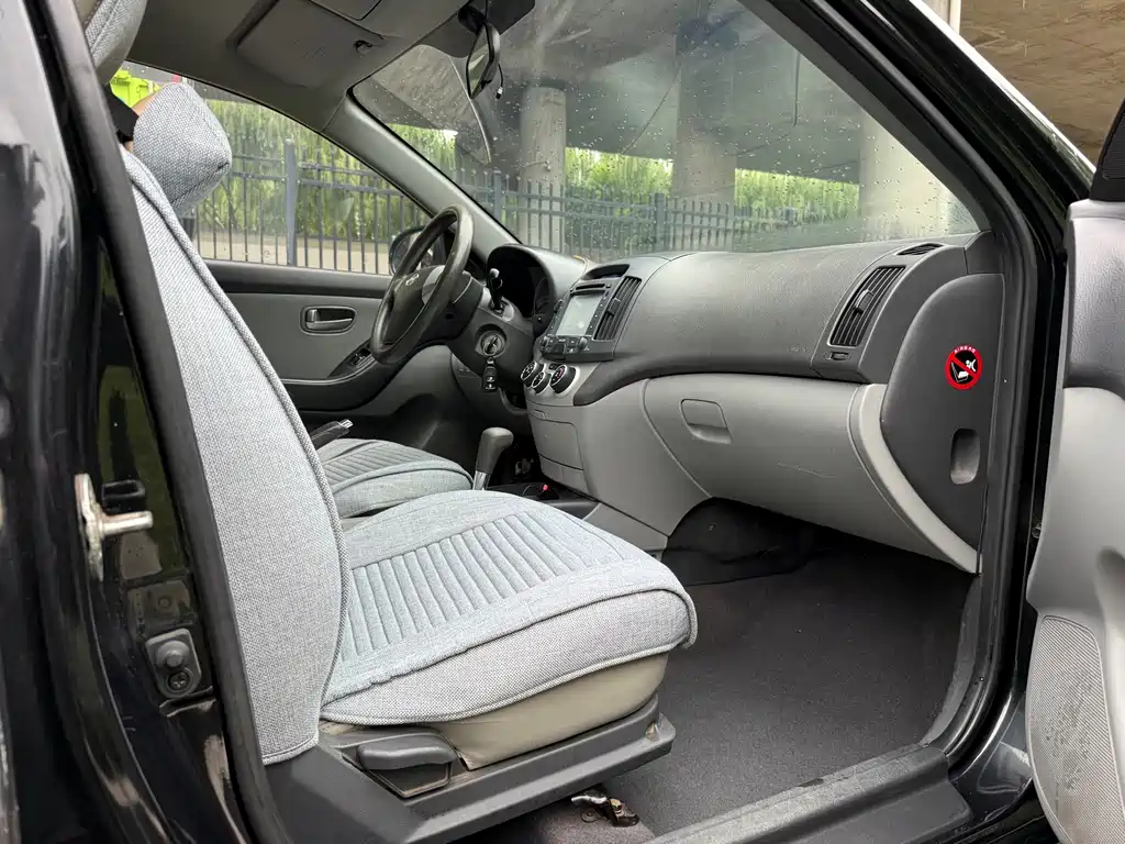 Hyundai Elantra — миниатюра 9