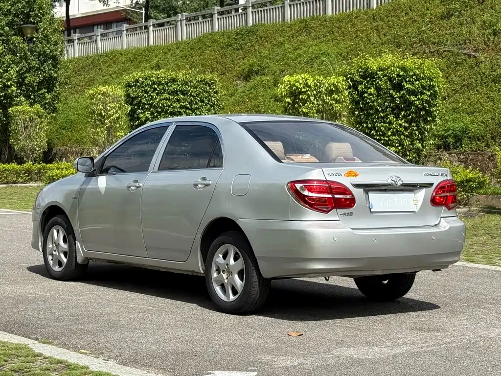 Toyota Corolla — миниатюра 11