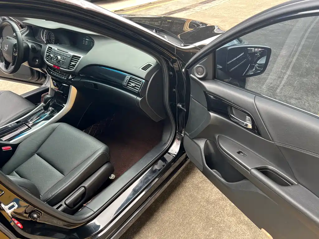 Honda Accord — миниатюра 7