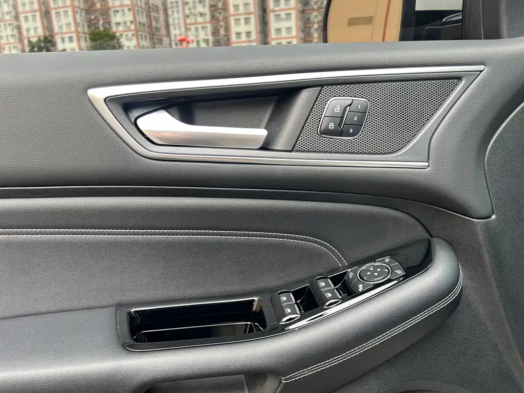 Ford Edge — миниатюра 25