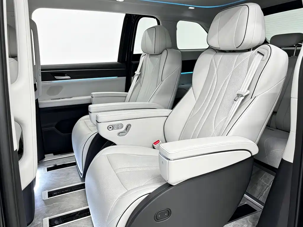 XPeng X9 — миниатюра 5