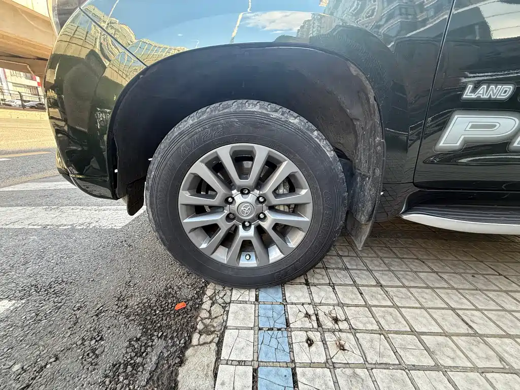Toyota Prado — миниатюра 11