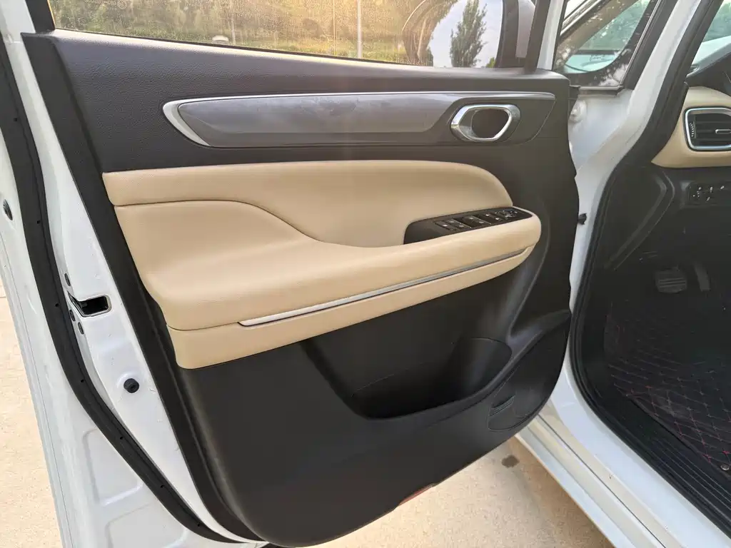 GAC Motor Trumpchi M6 — миниатюра 10