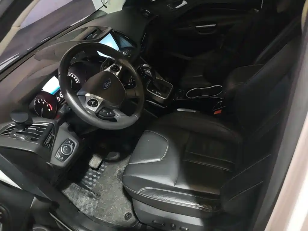 Ford Kuga — миниатюра 15