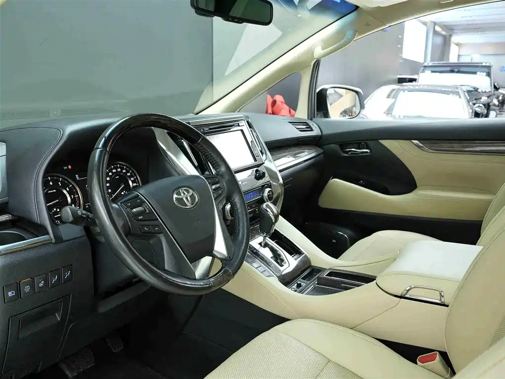 Toyota Alphard 2018 3.5L Luxury