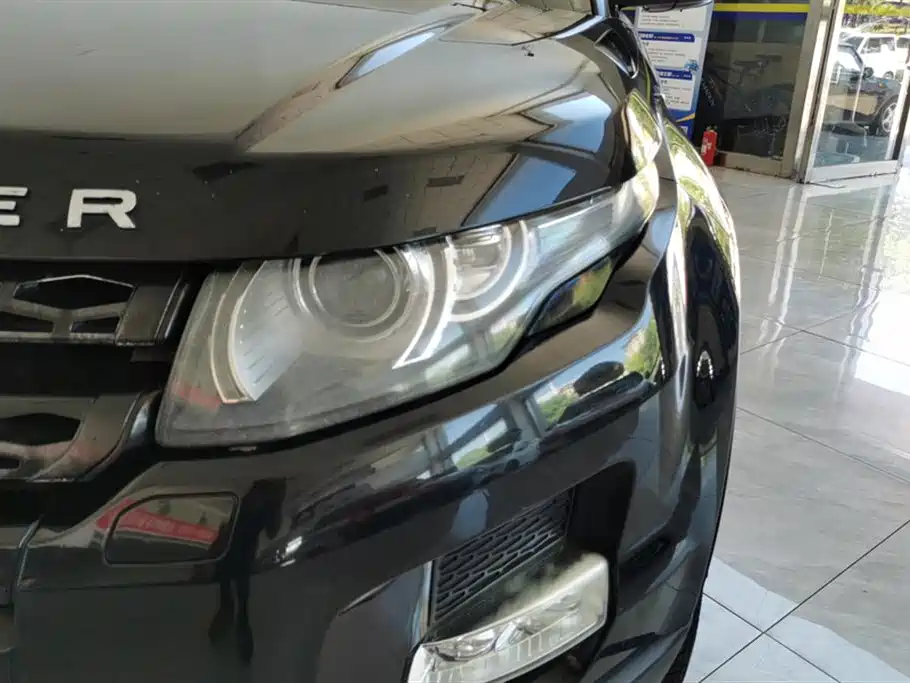 Land Rover Range Rover Evoque 2012 2.0T 5