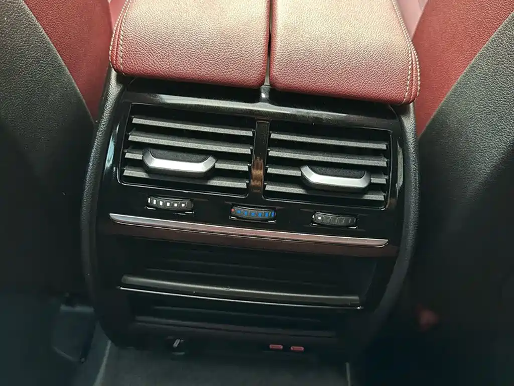 BMW 5 Series — миниатюра 20