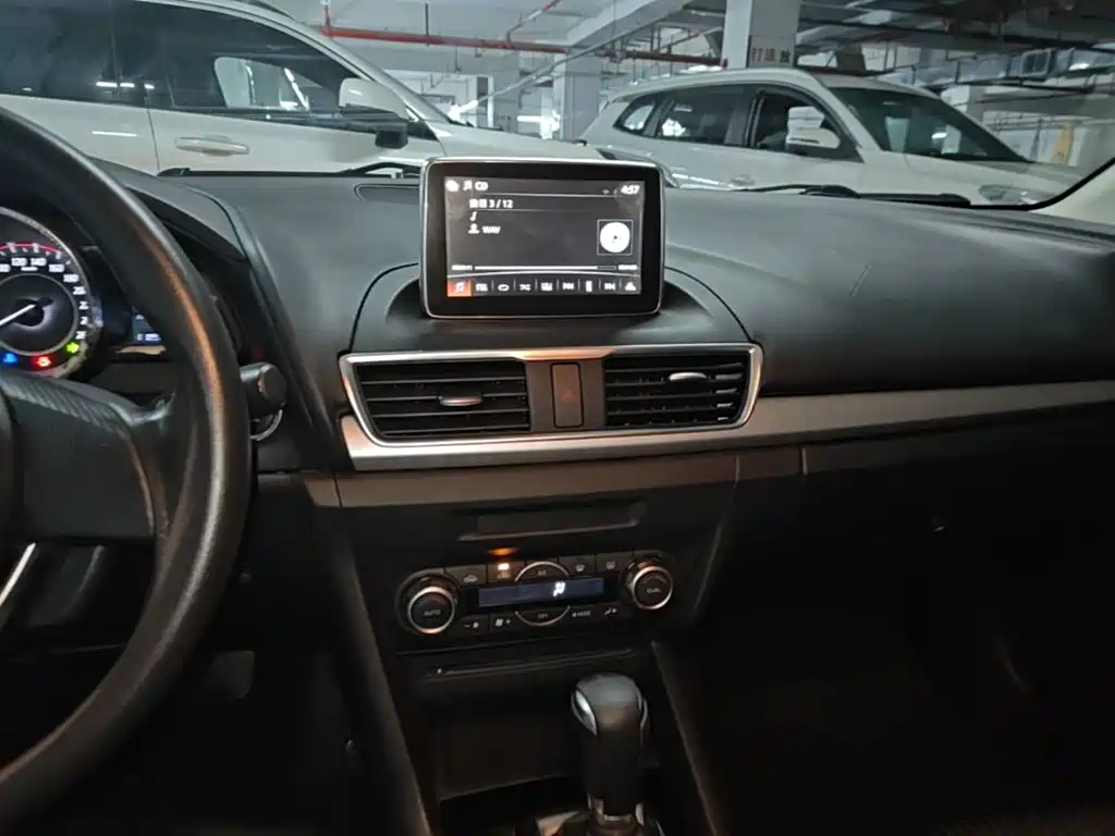 Mazda 3 Axela — миниатюра 13
