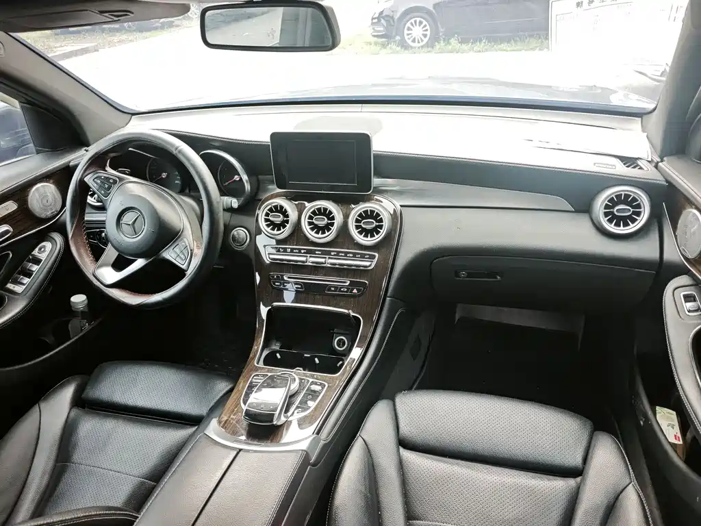 Mercedes-Benz GLC 2016 GLC 260 4MATIC