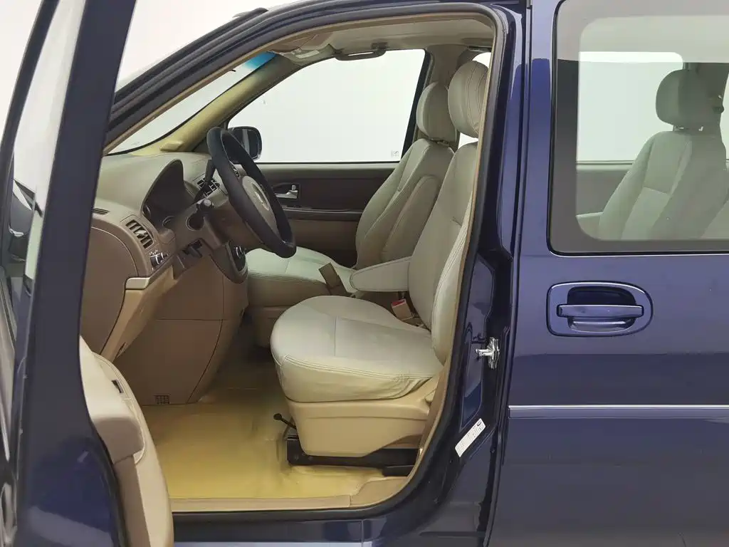Buick GL8 — миниатюра 10