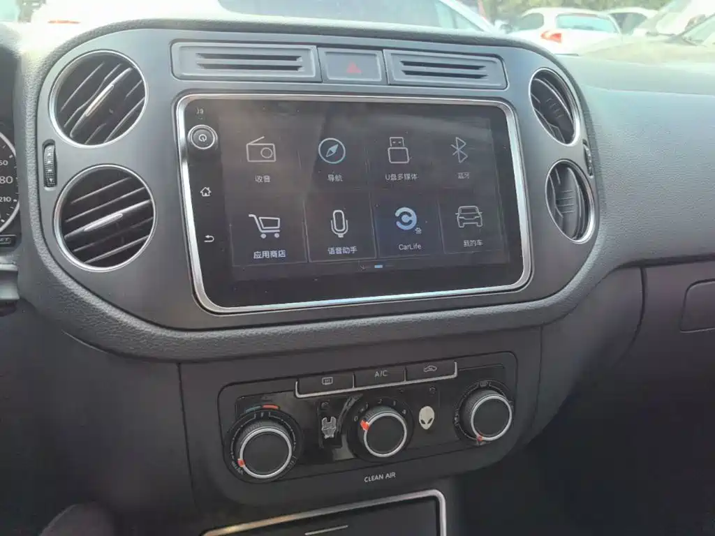 Volkswagen Tiguan — миниатюра 13