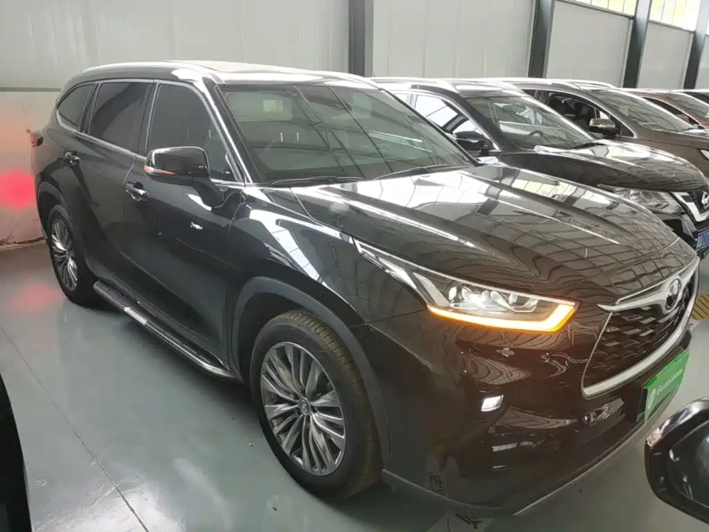 Toyota Highlander 2024 2.5L Luxury 7 мест