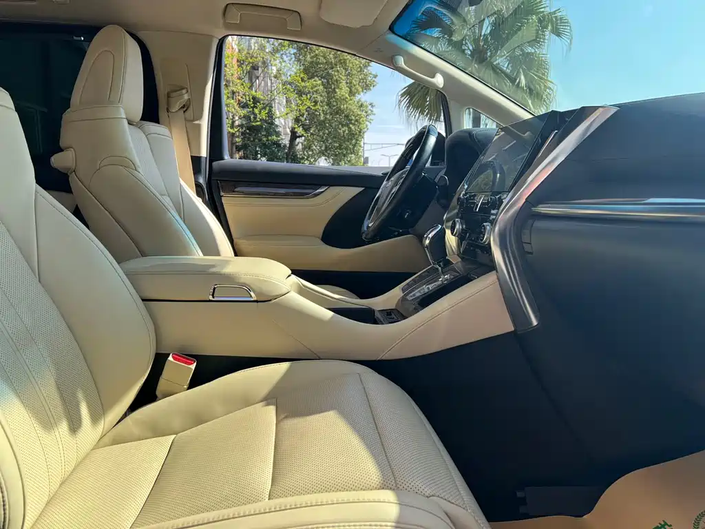 Toyota Alphard 2020 2.5L Luxury