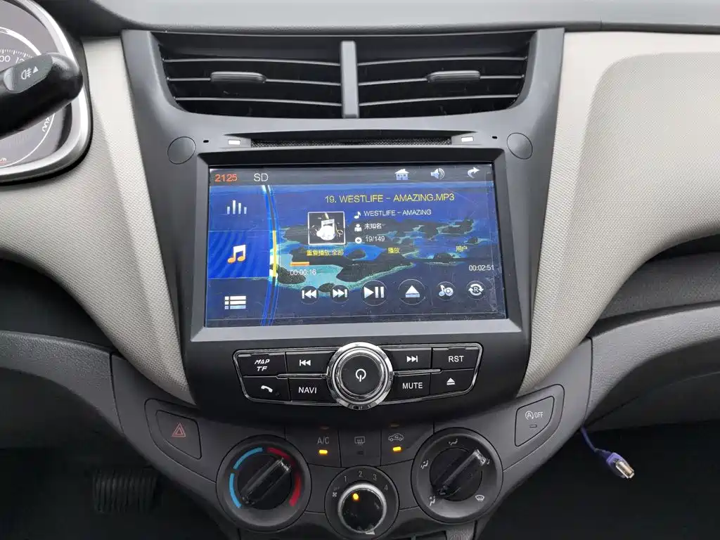 Chevrolet Sail — миниатюра 12