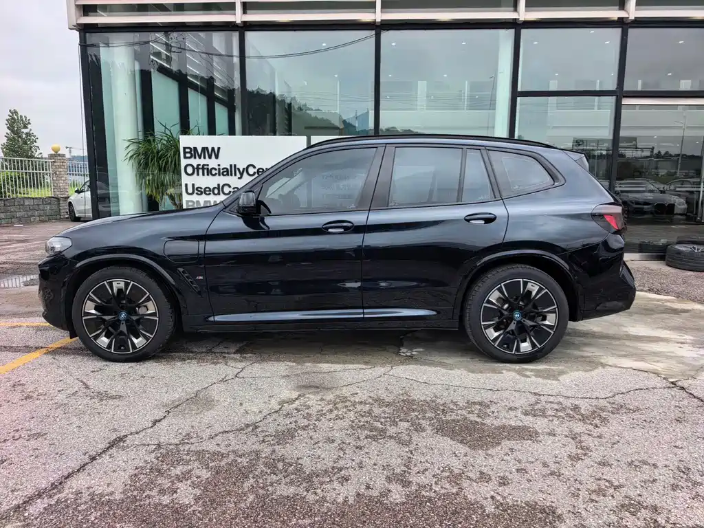BMW iX3 — миниатюра 4