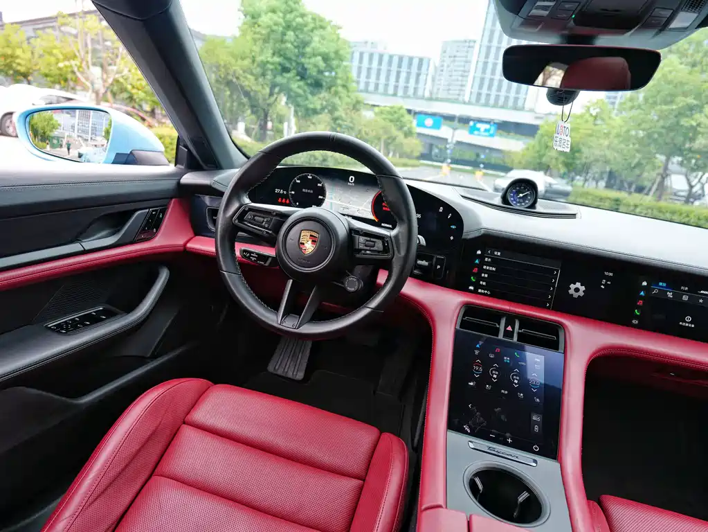 Porsche Taycan — миниатюра 8